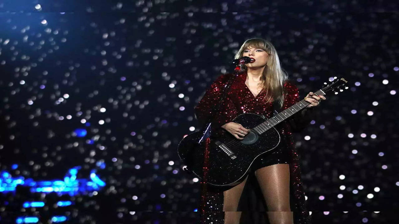 Taylor Swift gives health update after fans spot her hand injury at Eras  tour concert