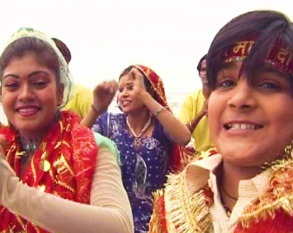 
Watch Latest Bhojpuri Devotional Song 'Baselu Kanhwa E Maai' Sung By Arvind Akela Kallu
