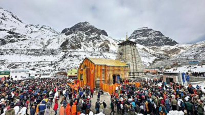 Kedarnath Yatra News: Amid heavy snow, 18,000 pilgrims reach Kedarnath ...