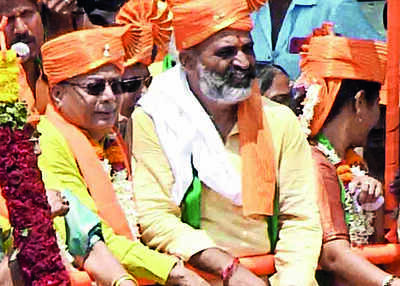 Friends withdraw from fray, but support rival candidates