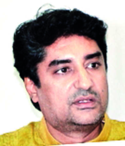 Parekh: Paper Leak: College Files Defamation Against Su | Rajkot News