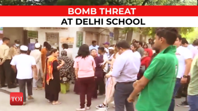 DPS Mathura Road Bomb: Delhi Public School Mathura Road Receives Bomb ...