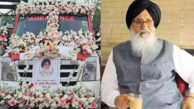 Parkash Singh Badal no more: Ambulance carrying mortal remains of departed leader leaves Mohali's Fortis Hospital