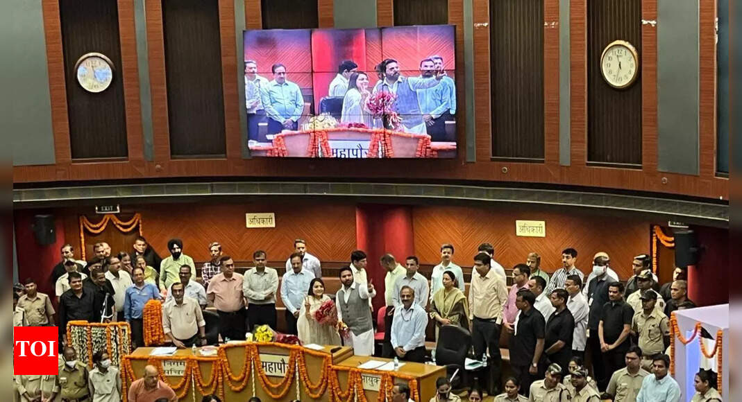Shelly Oberoi elected Delhi mayor unanimously as BJP's Shikha Rai ...