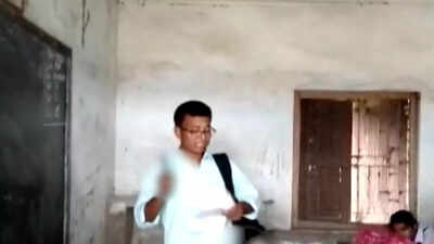 West Bengal: Gunman arrested for holding school students hostage in Malda