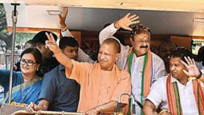 Karnataka: Rajnath Singh, Yogi Adityanath slam Congress for quota based on religion
