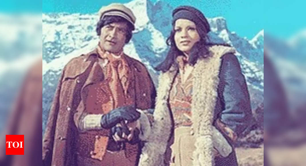 Zeenat Aman reveals there were many dalliances and heartbreaks behind the scenes on ‘Ishq Ishq Ishq’ but she won’t give out gossipy details – Read inside – Times of India