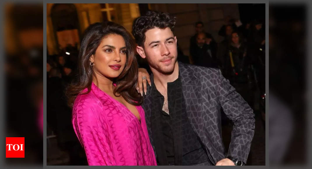 Priyanka Chopra cheers for husband Nick Jonas at his concert; he gives her a shoutout from the stage – WATCH videos – Times of India