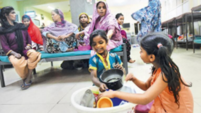 No cooked food for homeless at shelters forces many to beg in Delhi