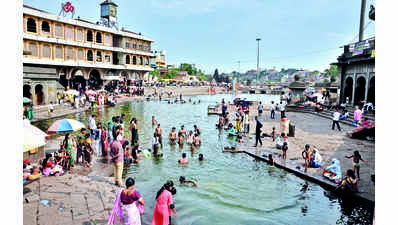 Concrete to be removed from banks of Godavari