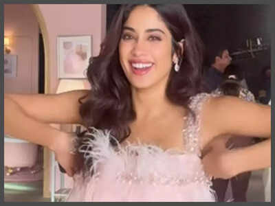 Old video of Janhvi Kapoor calling giraffe a 'pakshi' goes viral; fans