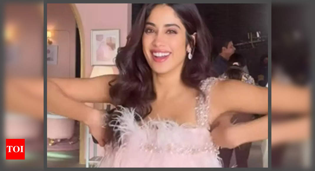 Old video of Janhvi Kapoor calling giraffe a ‘pakshi’ goes viral; fans REACT – Times of India