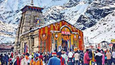 Hundreds enroute to Kedarnath stopped for hours due to bad weather