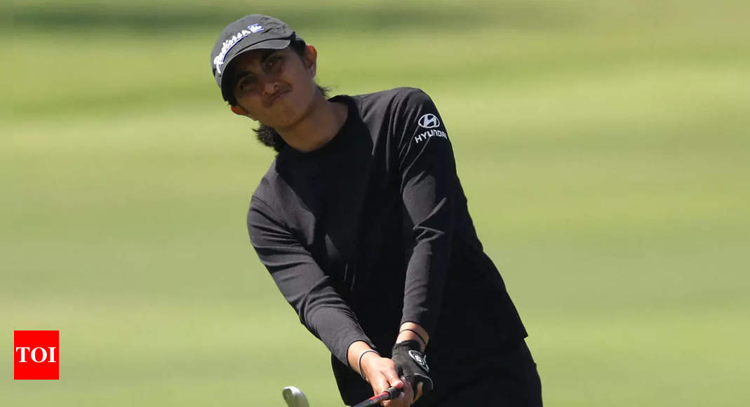 Golfer Aditi Ashok charges to lead at LA Championship | Golf News – Times of India