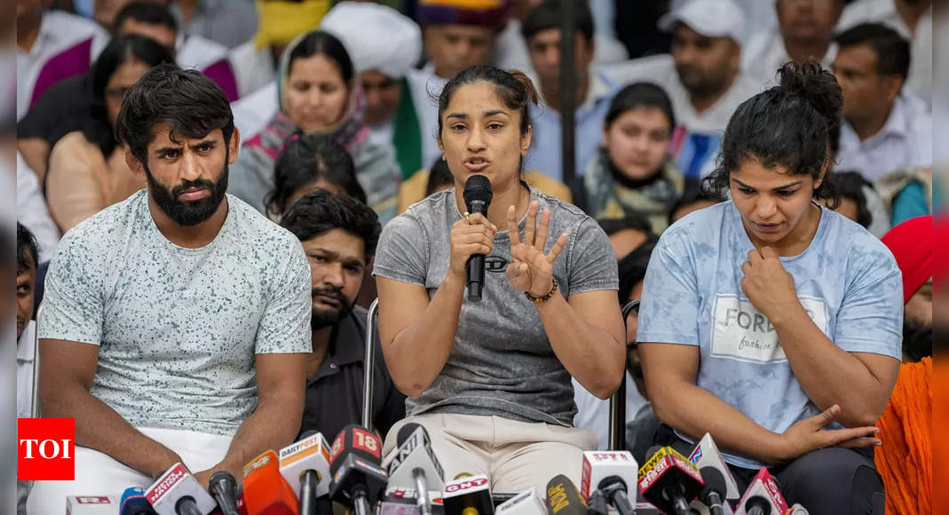 Wrestlers’ Protest: ‘I request you with folded hands not to weaken our movement’: Vinesh Phogat to cousin Babita Phogat | More sports News – Times of India
