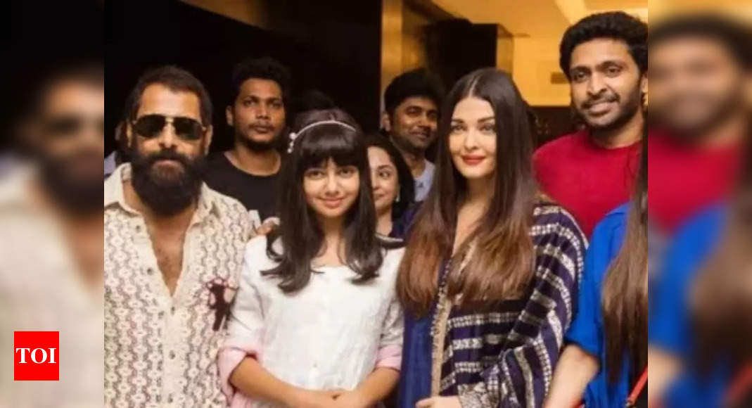 Aaradhya Bachchan receives loving compliments from Vikram and Trisha Krishnan at Ponniyin Selvan 2 screening – watch video – Times of India