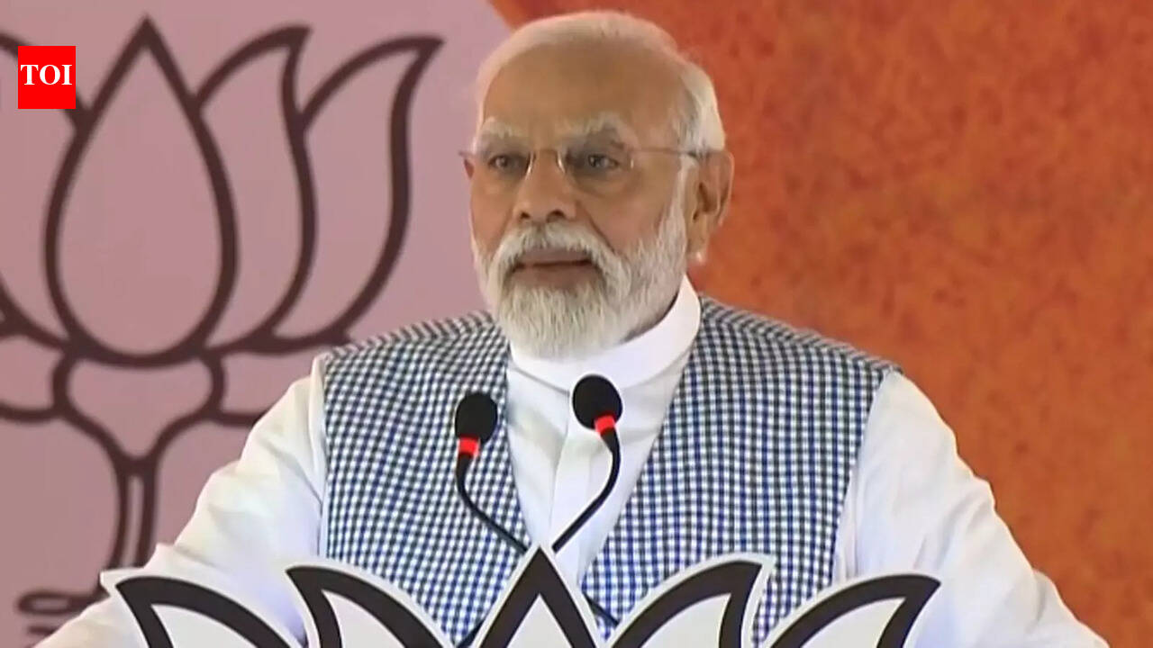 Voting for Congress means putting Karnataka into reverse gear: PM Modi