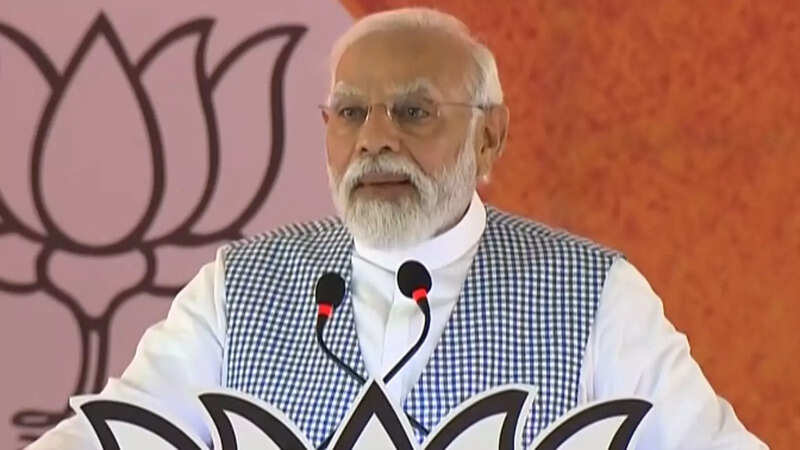 Voting for Congress means putting Karnataka into reverse gear: PM Modi
