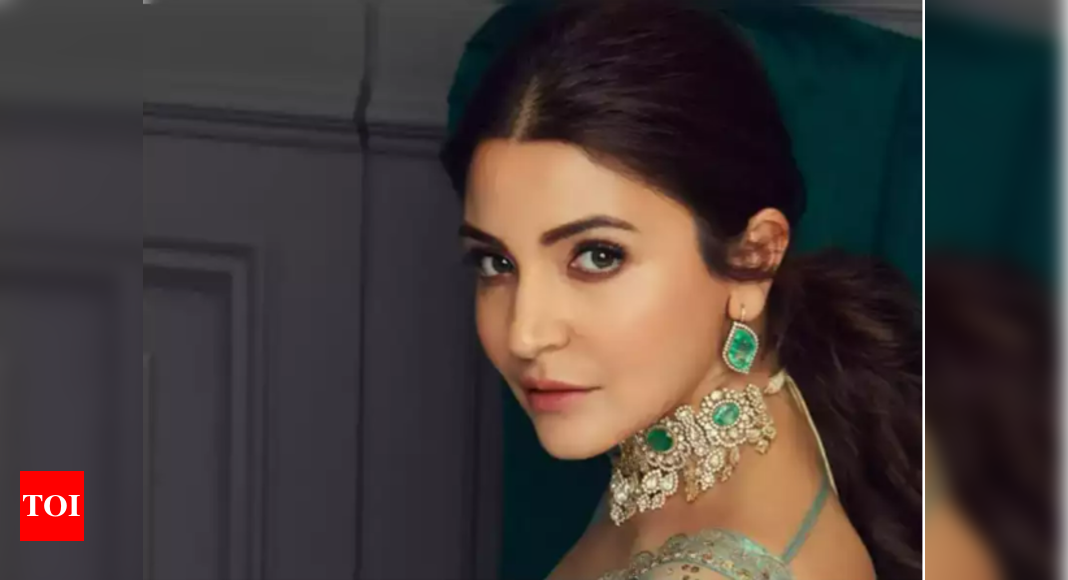 Birthday special: When Anushka Sharma auditioned for 3 Idiots and shared the tape with Aamir Khan on PK sets: Watch video | Hindi Movie News – Times of India
