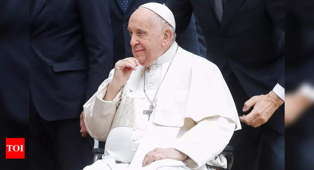 Pope Francis urges Hungarians to ‘open doors’ to migrants – Times of India