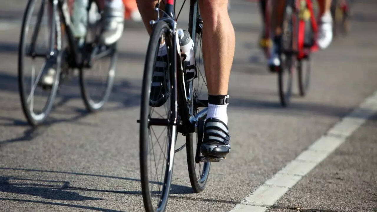 racing cycle under 10000