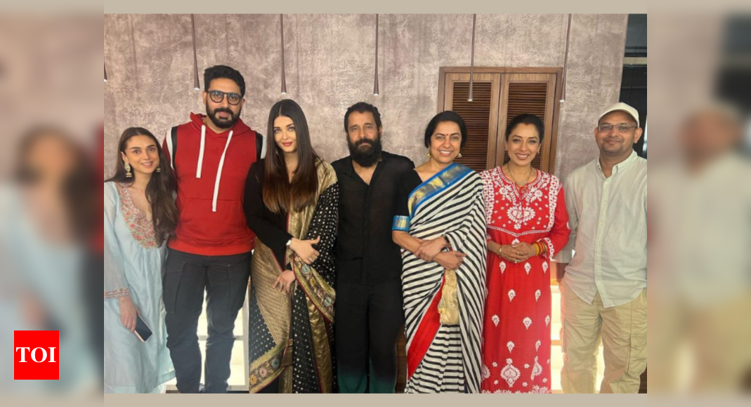 Rupali Ganguly Menghadiri Pertunjukan Pony Sylvan 2 Bersama Abhishek Bachchan, Aishwarya Rai Bachchan Dan Para Aktor