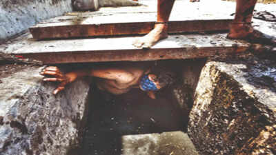 Head of civic body will be liable if manual scavenging takes place: Gujarat HC