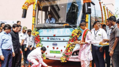 CM Eknath Shinde flags off e-Shivneri bus for its maiden run from Thane to Pune