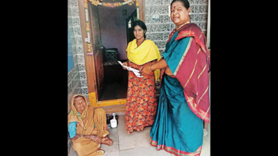 Transgender T Ramakka tests the waters in Karnataka's Kampli constituency