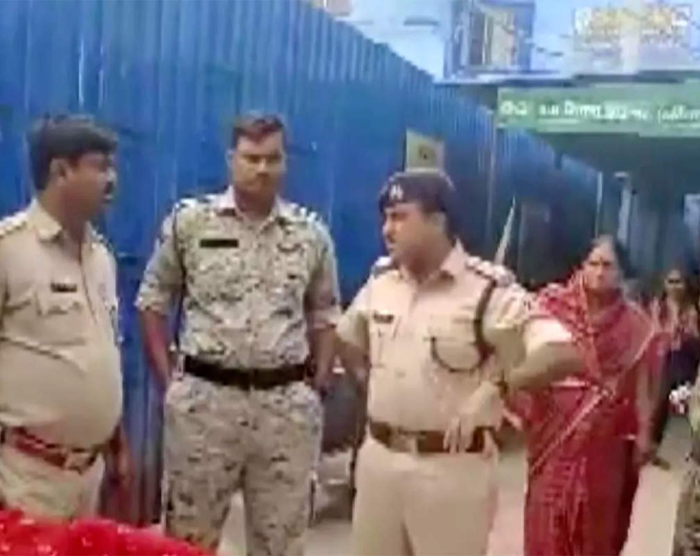 
Bihar: Mob thrashes man to death who shot RJD leader Sukhram Mahto in Begusarai
