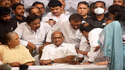 Sharad Pawar inclined to stick to decision: Close aides