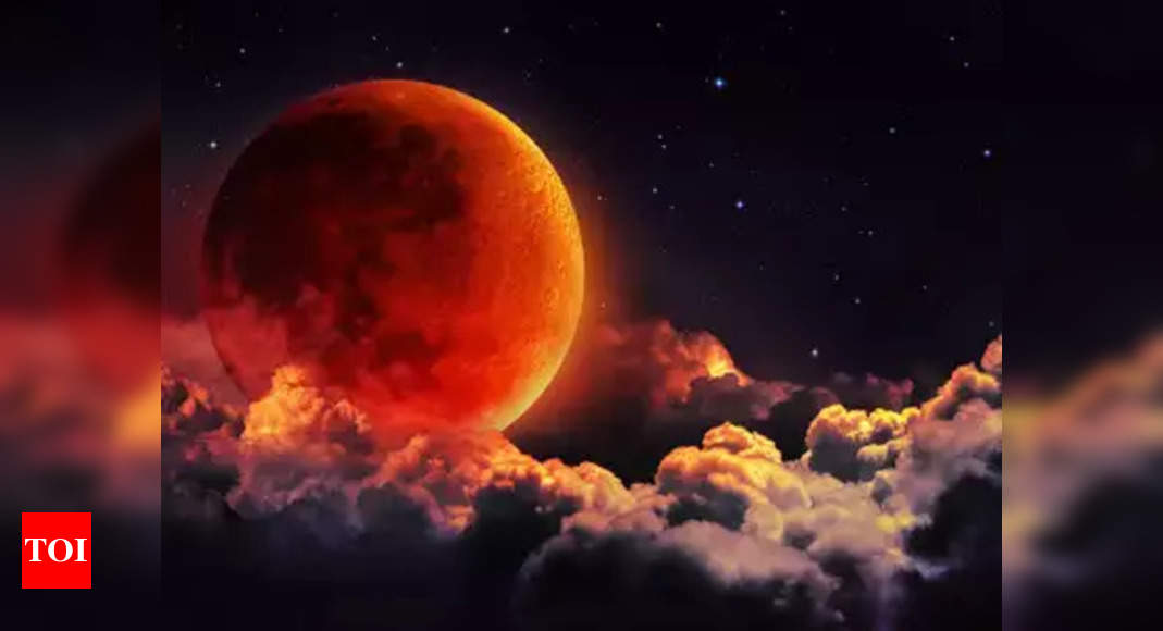 Lunar Eclipse Effect on Zodiac Signs Know How this Chandra Grahan will
