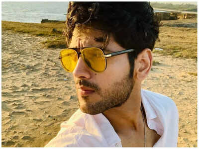 Parikshit Tamaliya exudes style in a throwback video from Manan Sagar's film set