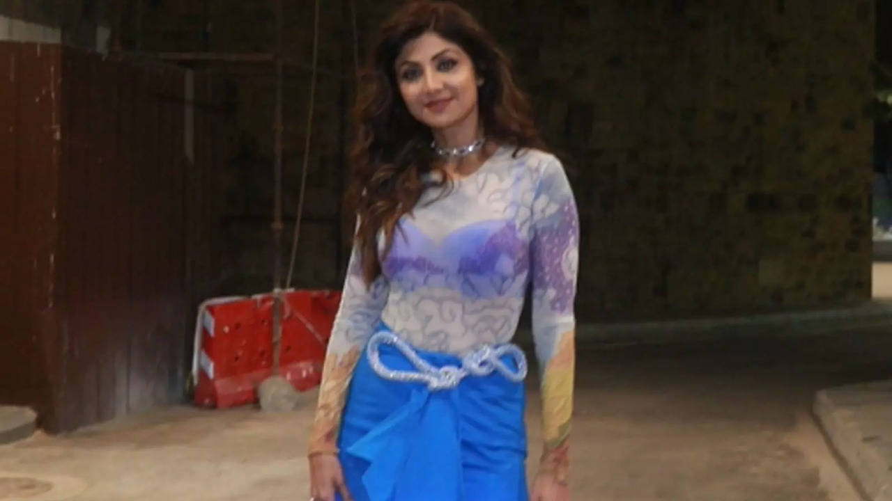 Shilpa Shetty Kundra turns head in blue transparent dress as she gets  papped in the city | Hindi Movie News - Bollywood - Times of India