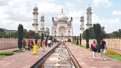 Bibi Ka Maqbara in Aurangabad shown signs of pollution, ASI plans impact study