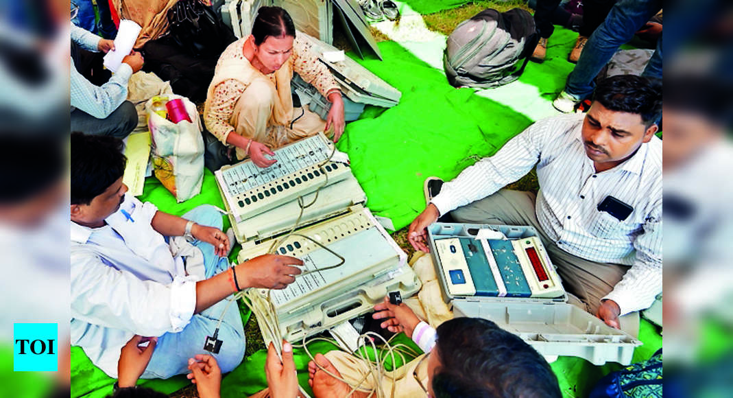 438 Govt Employees On Election Duty Cast Their Votes Through Postal ...