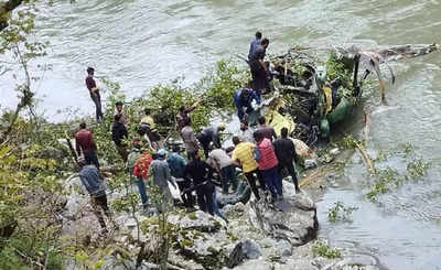 Army chopper crashes in J&K, pilots injured