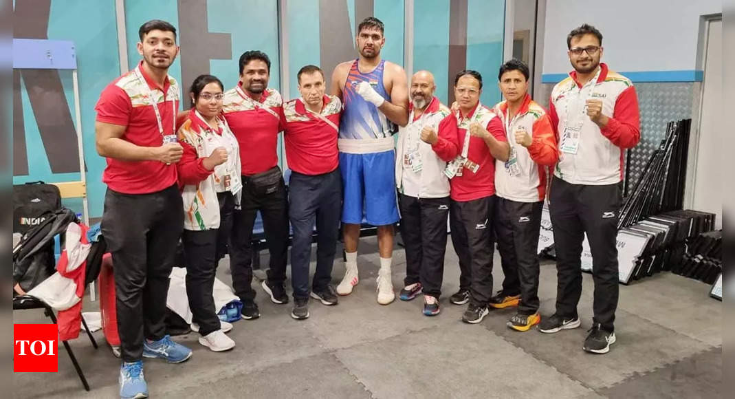 World Boxing Championships: Narender enters quarters; Govind and Deepak in pre-quarters | Boxing News – Times of India