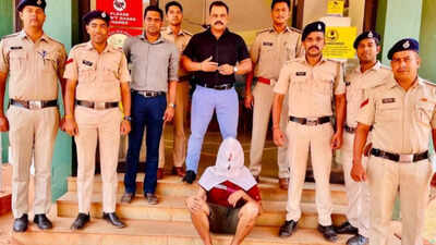 Anjuna police arrests two persons in drugs raid at Siolim