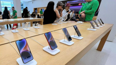 Apple's margin forecast beats estimates as iPhone sales boost earnings