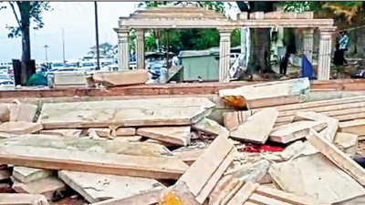 One dead as shelter dome collapses at Pavagadh in Gujarat's Panchmahal ...