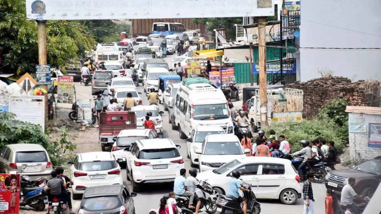 Summer traffic chokes Doon Valley, nearby towns as tourists ...