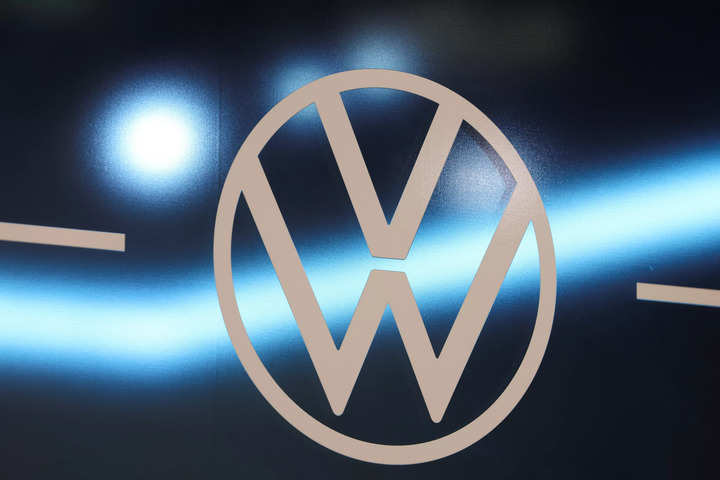 Volkswagen to fire top executives at software unit Cariad, source says