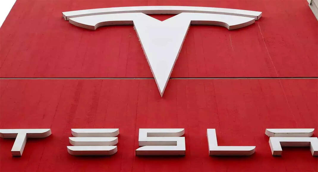 gm-ceo-to-discuss-future-of-ev-charging-with-musk-on-twitter-toi-auto