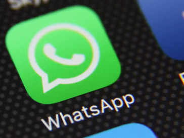 WhatsApp Android Beta-build reveals GIF support is coming