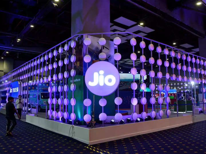 Jio and TM Forum open first Innovation Hub in Mumbai with focus Gen AI and LLM