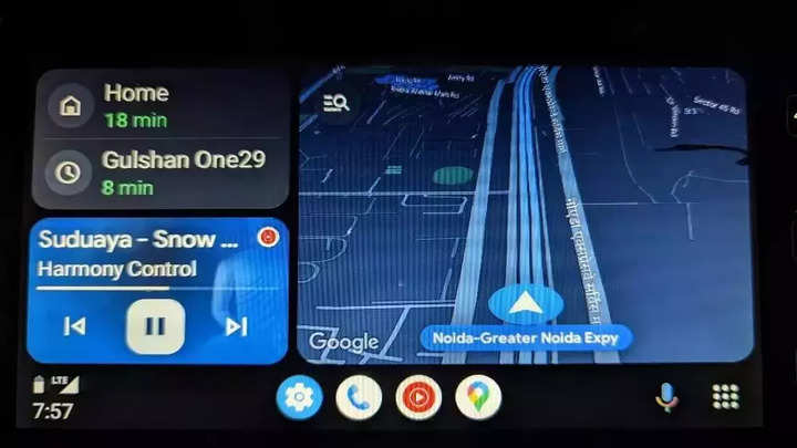 Les utilisateurs d'Android Auto peuvent désormais enregistrer des emplacements de stationnement sur Google Maps