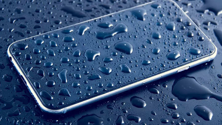  Apple's guide to safely revive wet iPhones