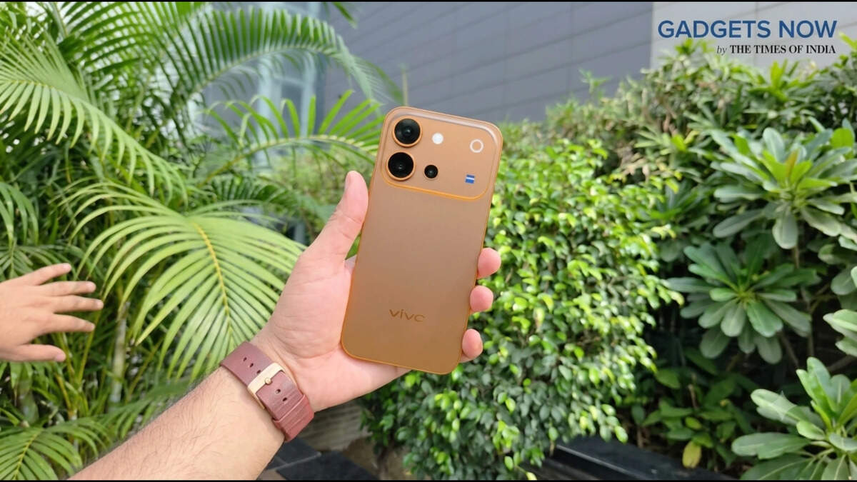 Vivo V80: A Closer Look at Its ZEISS Camera and Floating Design