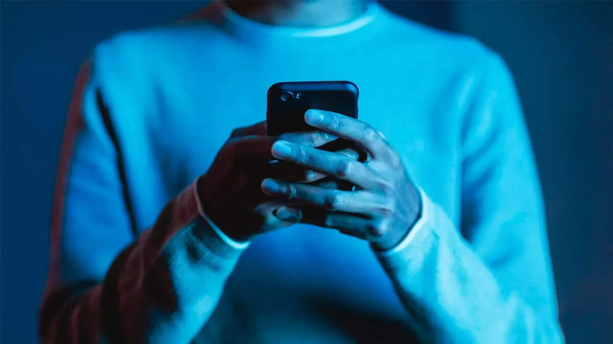 Fake Delivery SMS Scam: How a ‘Your Package Is Delayed’ Message Can ...